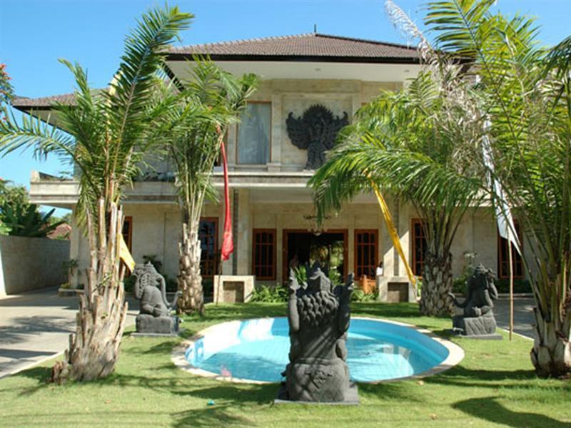 Oyo 2334 Melka Excelsior Hotel Singaraja  Exterior photo