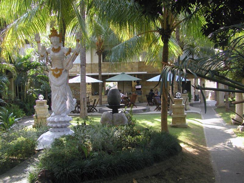 Oyo 2334 Melka Excelsior Hotel Singaraja  Exterior photo