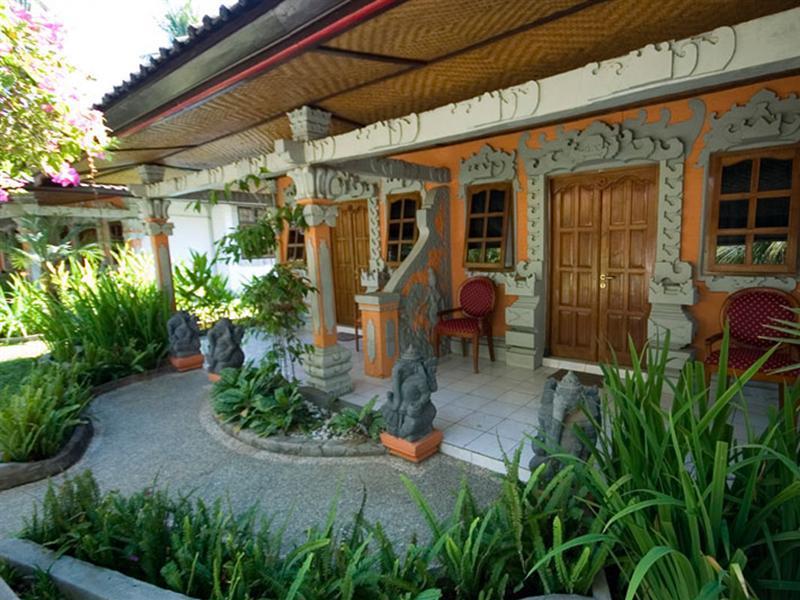 Oyo 2334 Melka Excelsior Hotel Singaraja  Exterior photo