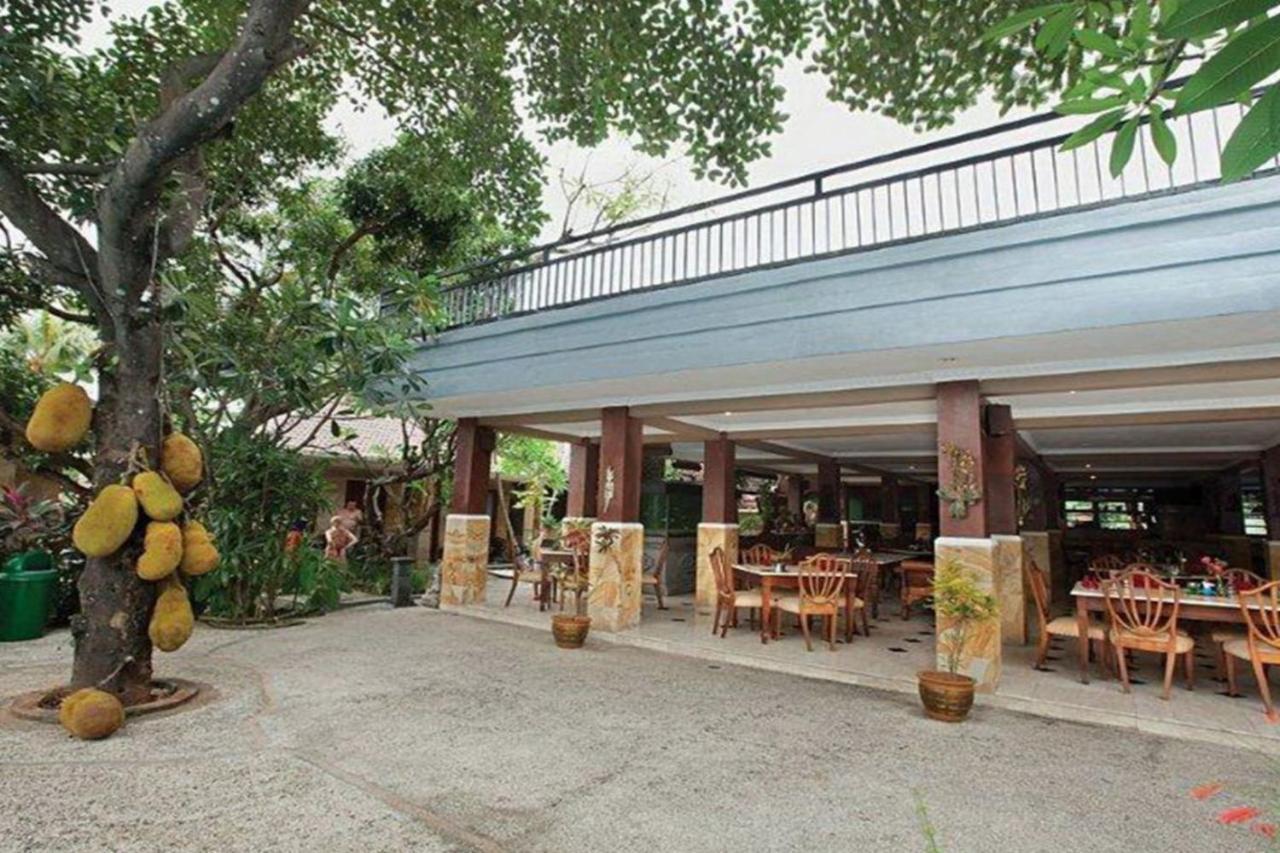 Oyo 2334 Melka Excelsior Hotel Singaraja  Exterior photo